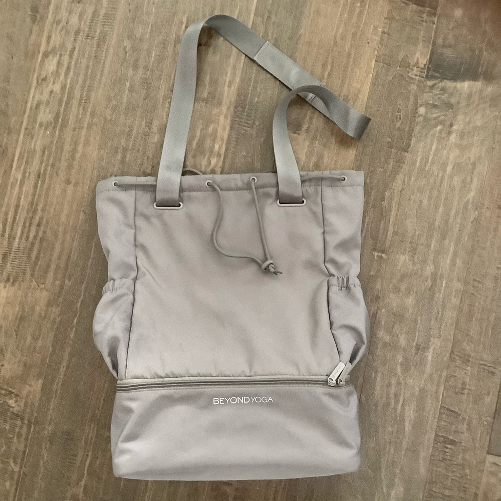 Beyond Yoga Light Gray Back Pack